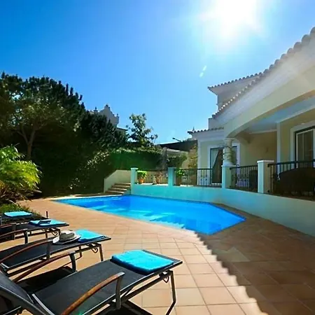 Sleeps 6 Pool Air Con Wifi