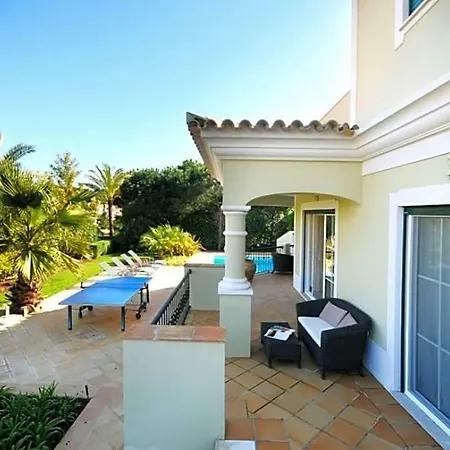 Villa Sleeps 6 Pool Air Con Wifi