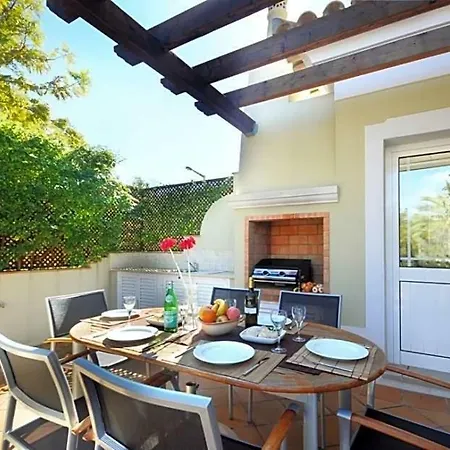 Sleeps 6 Pool Air Con Wifi *